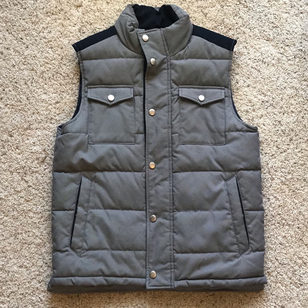 Men’s navy puffy vest